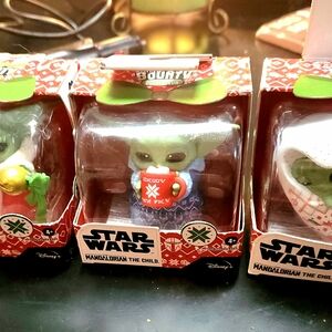 Star Wars Mandalorian The Child Festive Figures - Green and Red
